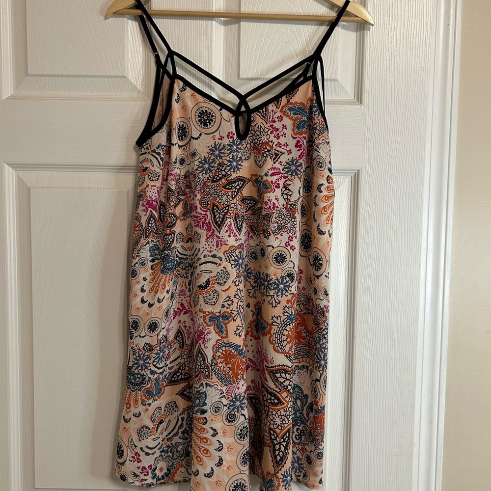 Flowy Floral Patterned Spaghetti Strap Dress